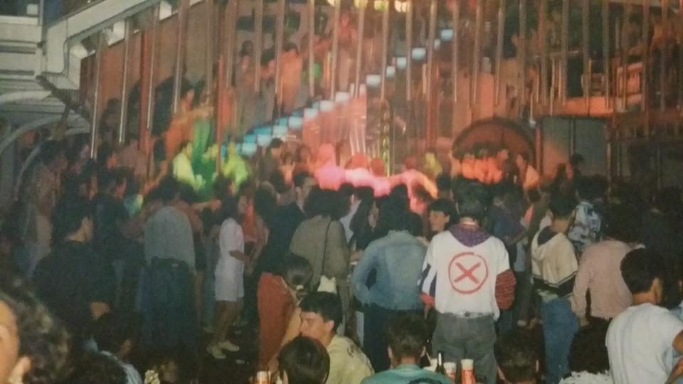 Pomeriggi in discoteca: quando la domenica era musica, moda e primi battiti del cuore — foto anni 80 e 90