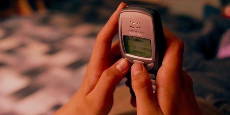 Squilli al telefono: il linguaggio segreto degli anni '90 — foto anni 80 e 90