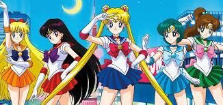Sailor Moon: guerriera tra combattimenti e cristalli magici — foto anni 80 e 90