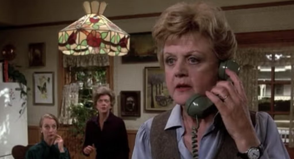 La Signora in Giallo: Jessica Fletcher tra eleganza e mistero — foto anni 80 e 90