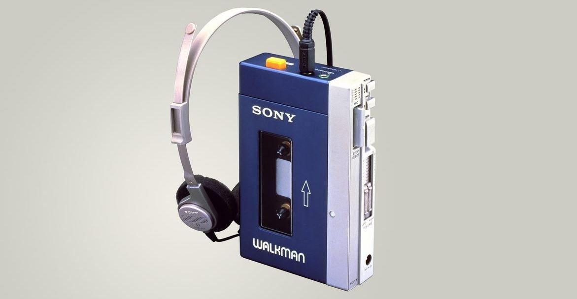 Walkman: il compagno inseparabile delle nostre giornate in cuffia — foto anni 80 e 90
