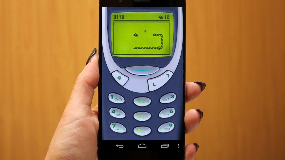 Snake sul Nokia 3310: il primo videogioco che tutti avevano in tasca — foto anni 80 e 90