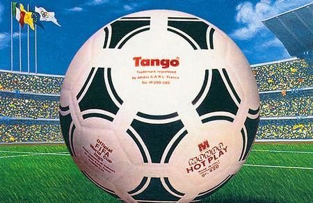 Tango: il pallone che hanno calciato tutti, almeno una volta — foto anni 80 e 90