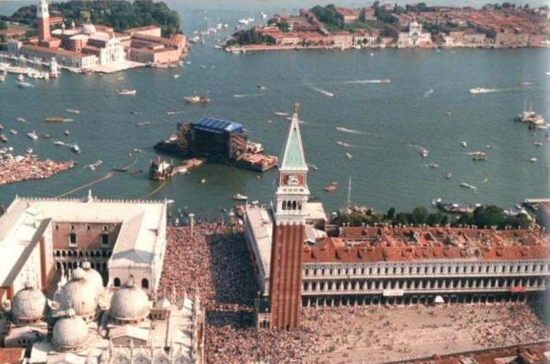Pink Floyd a Venezia: quando la laguna si trasformò in un sogno psichedelico — foto anni 80 e 90