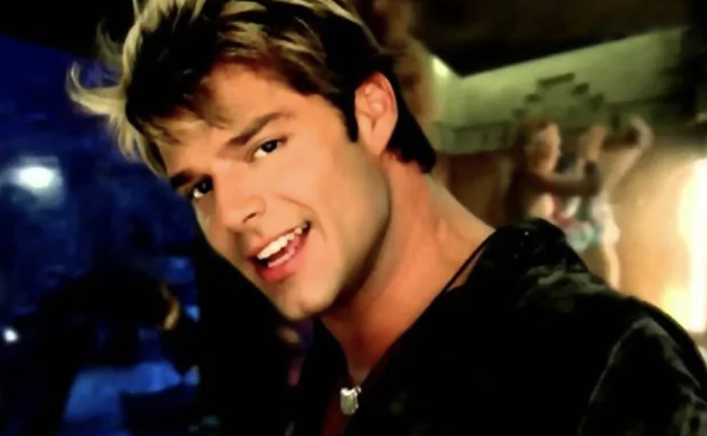 Ricky Martin: l’esplosione latina che infiammò gli anni ’90 — foto anni 80 e 90